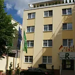 ホテル Kubrat An Der Spree 3*