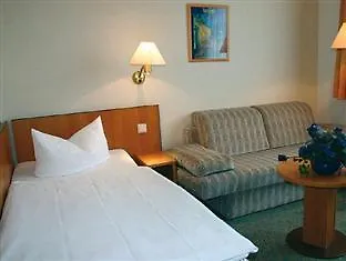 Hotel Kubrat An Der Spree Berlín